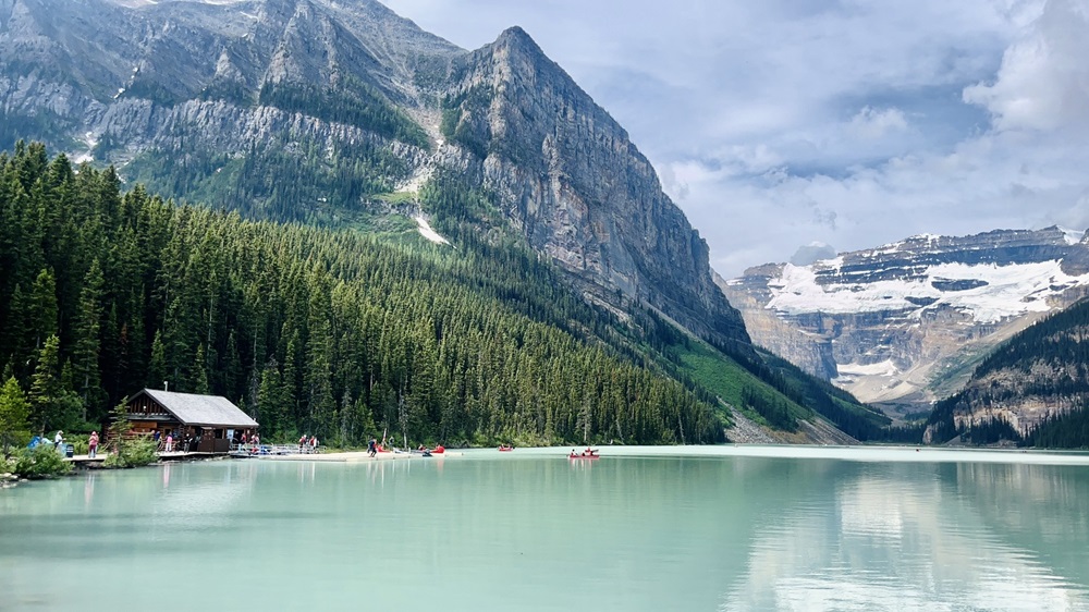5-Day Canadian Rockies 2Nights in Banff, 1Night in Jasper visit Lake Louise, Moraine Lake. Walk on Johnston Canyon and Columbia Icefield. Free Airport pickup  [Comp. bottled water and luggage tag, Travel APP Free seat selection]