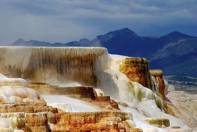 7-Day Western USA National Parks Packaged Tour from Las Vegas with Airport Pickup, Including Yellowstone, Grand Teton, and Antelope Canyon